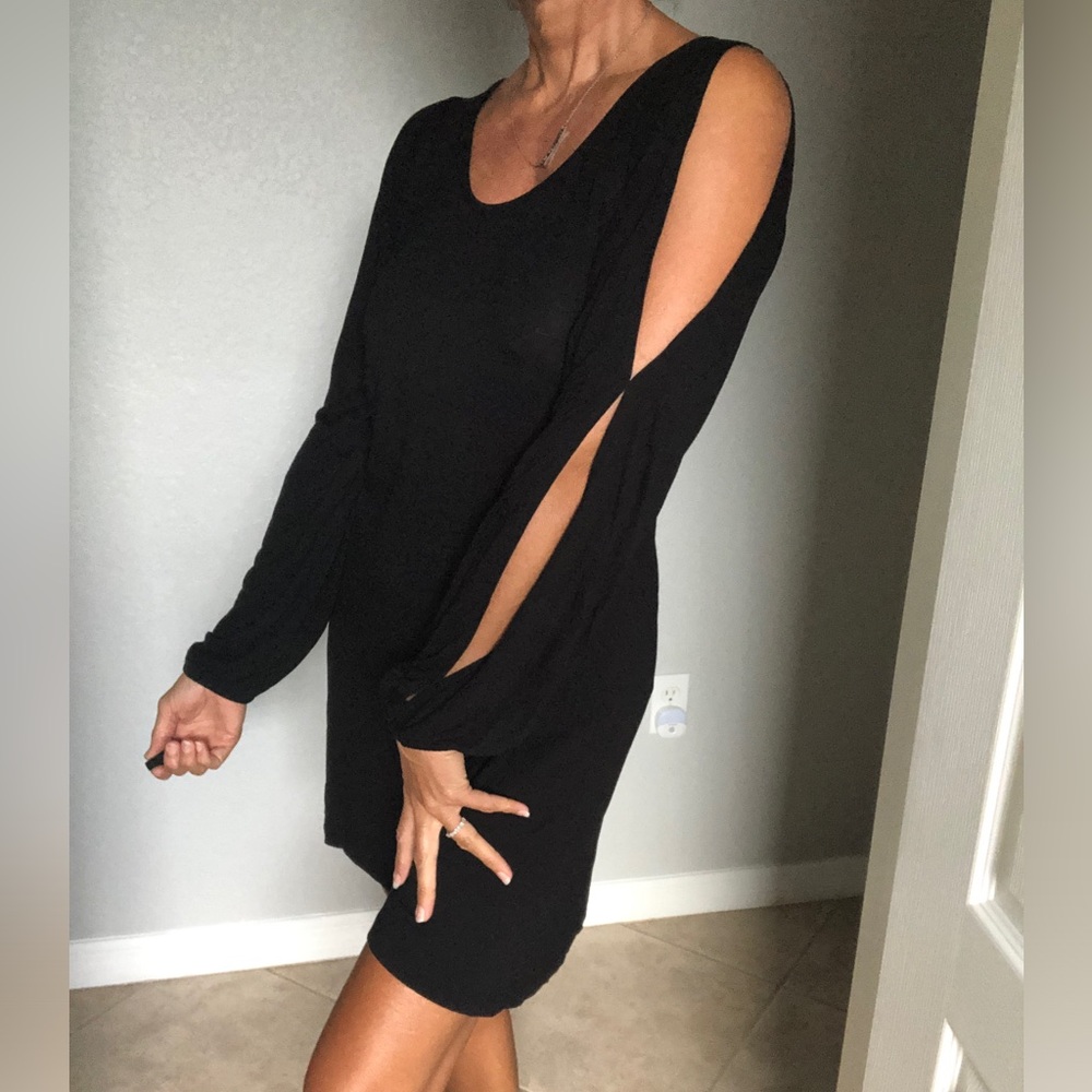 Cutout sleeves swing midi dress